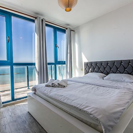 M Sea Suites - By The Beach Тель-Авив Экстерьер фото
