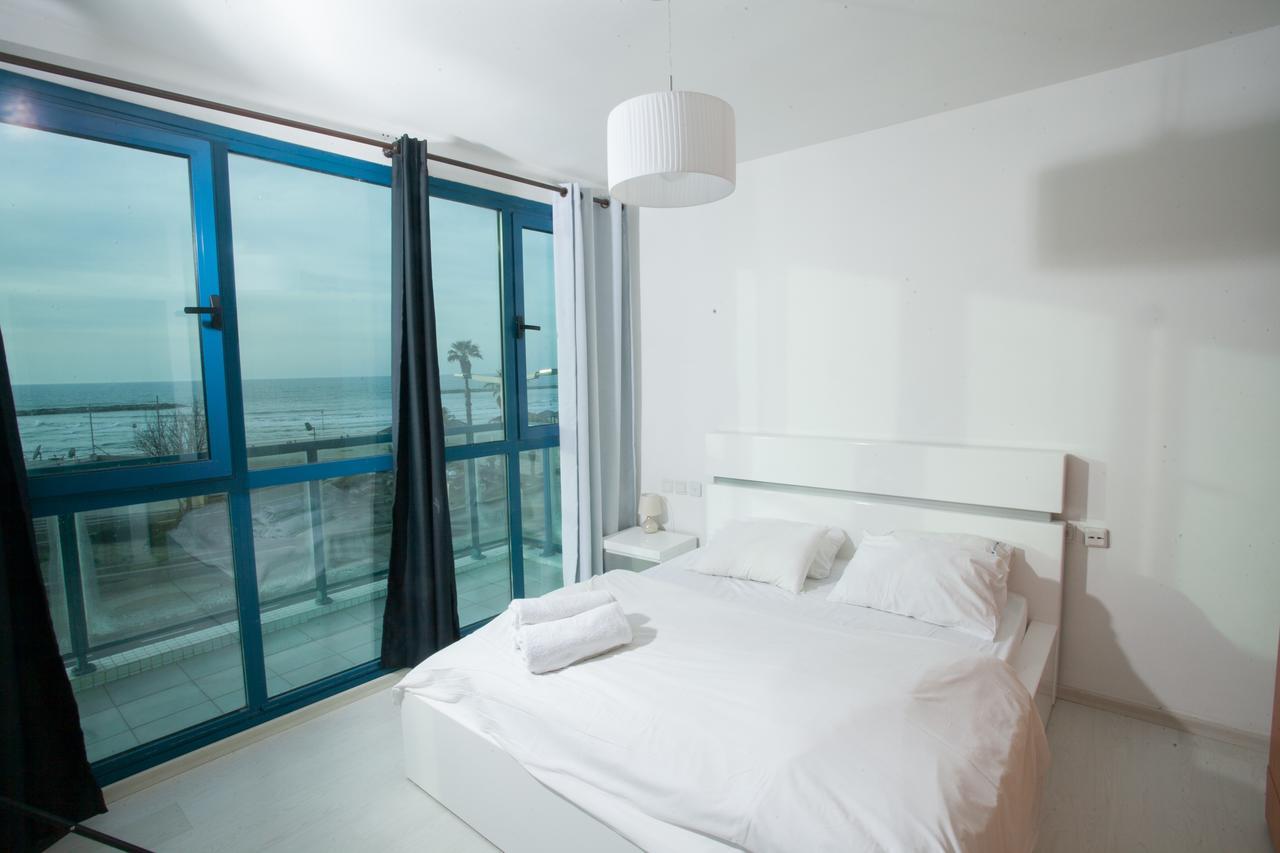 M Sea Suites - By The Beach Тель-Авив Экстерьер фото