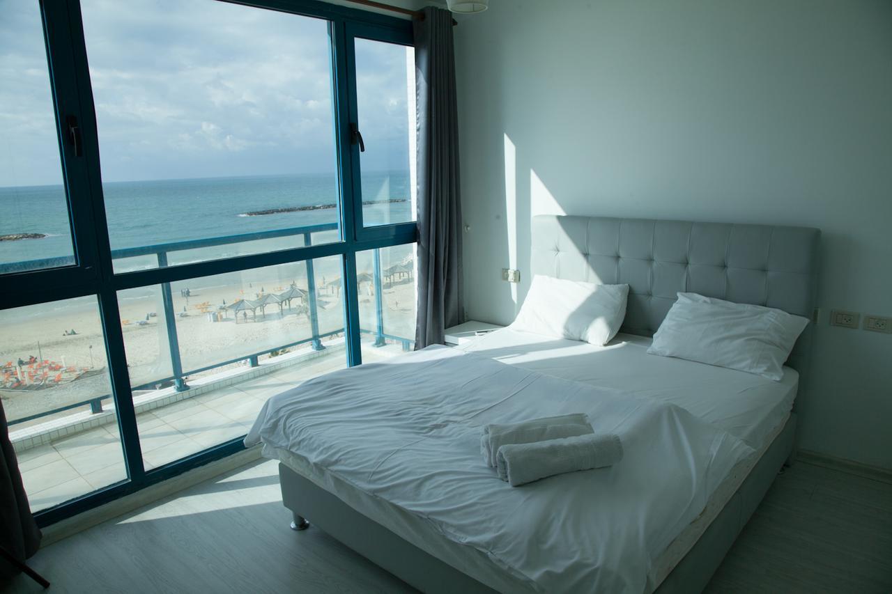 M Sea Suites - By The Beach Тель-Авив Экстерьер фото