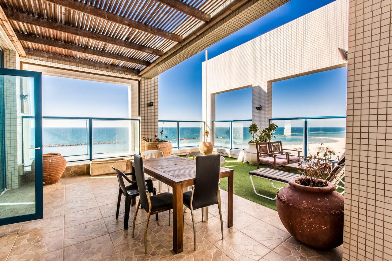 M Sea Suites - By The Beach Тель-Авив Экстерьер фото