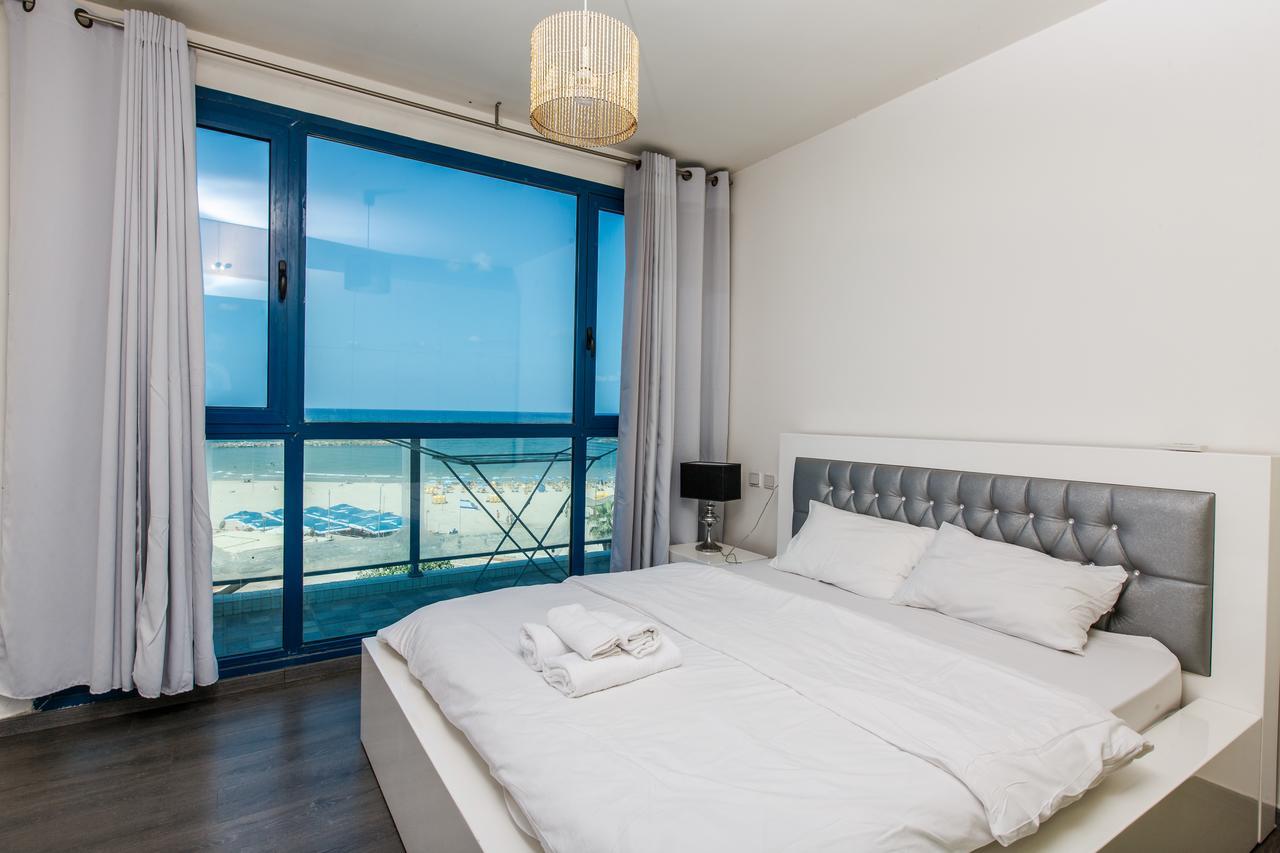 M Sea Suites - By The Beach Тель-Авив Экстерьер фото