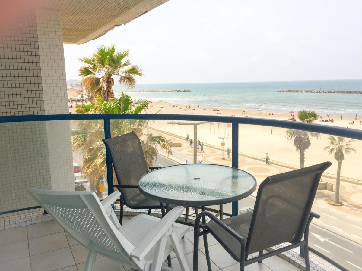 M Sea Suites - By The Beach Тель-Авив Экстерьер фото