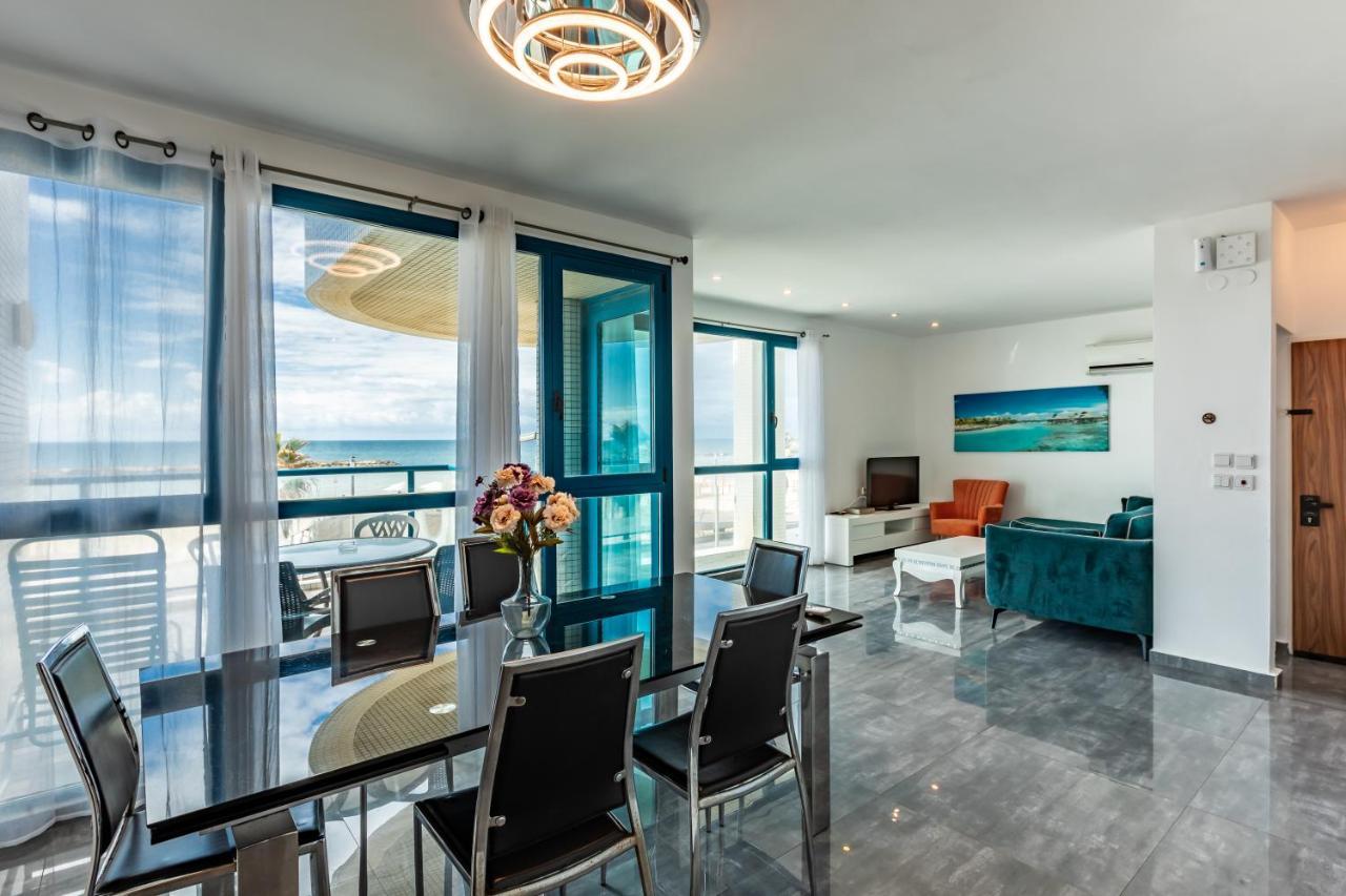 M Sea Suites - By The Beach Тель-Авив Экстерьер фото